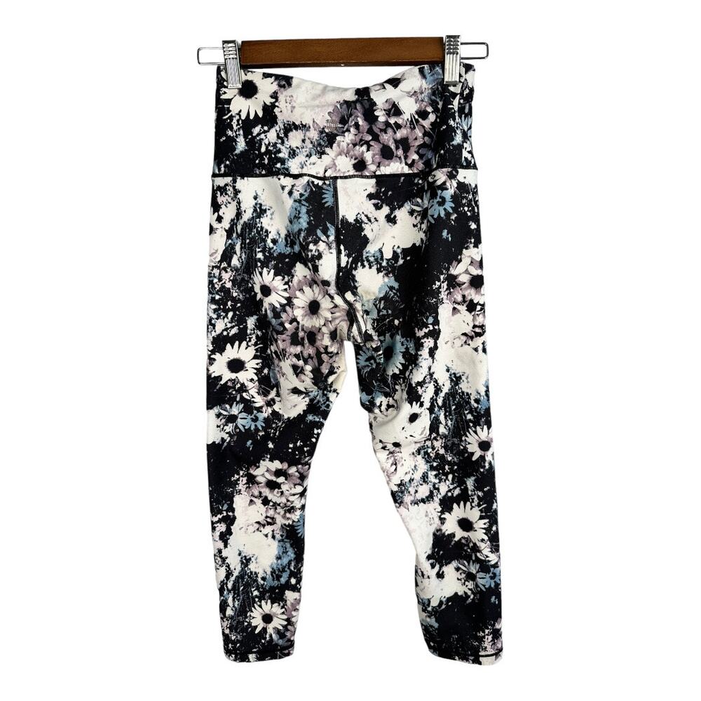 Balance Collection Womens size Small Eclipse Printed Capri Floral Leggings - Picture 2 of 9